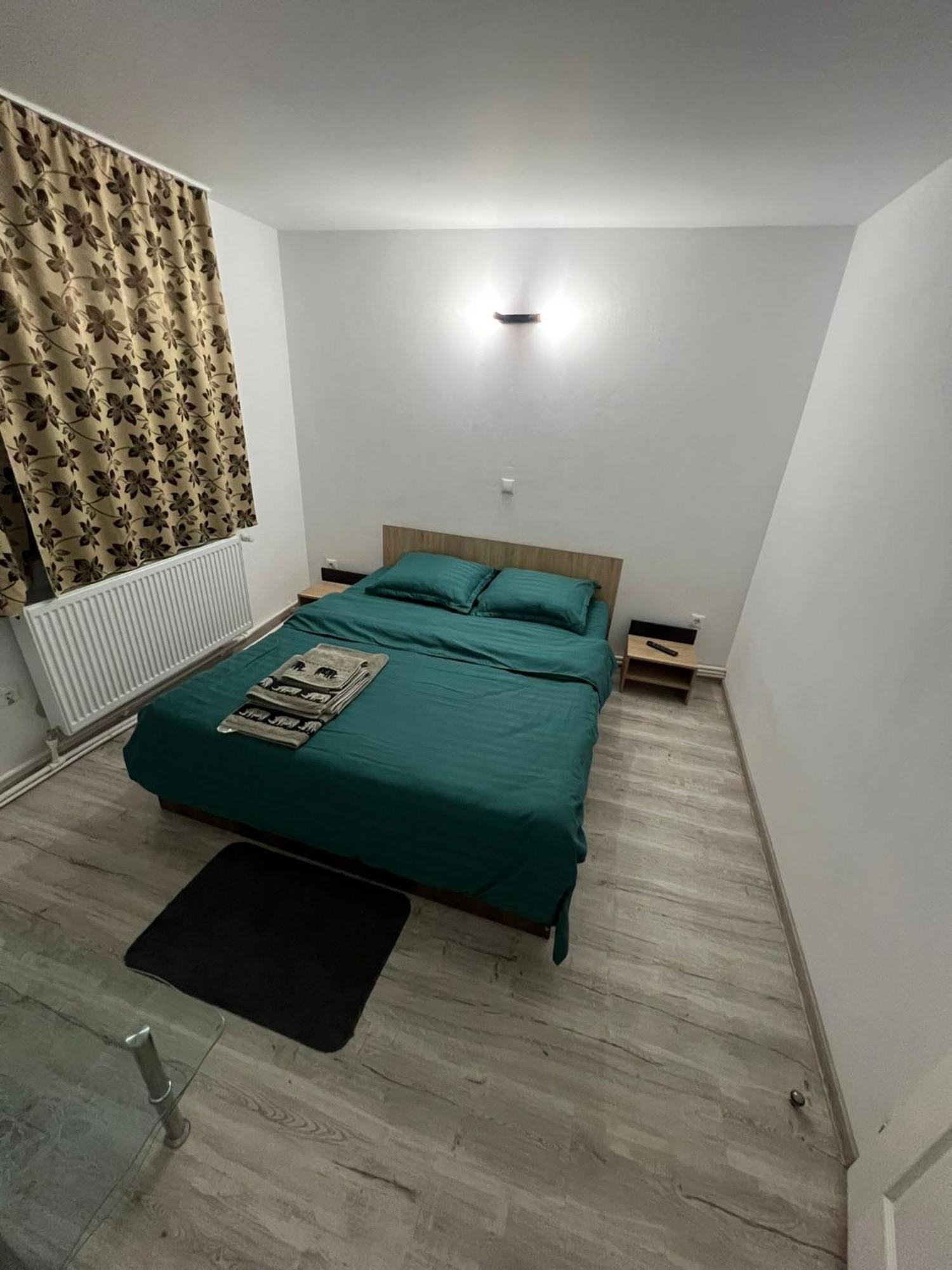 Апартаменты Garsoniera Casa Dragoeni, Тыргу-Жиу Экстерьер фото