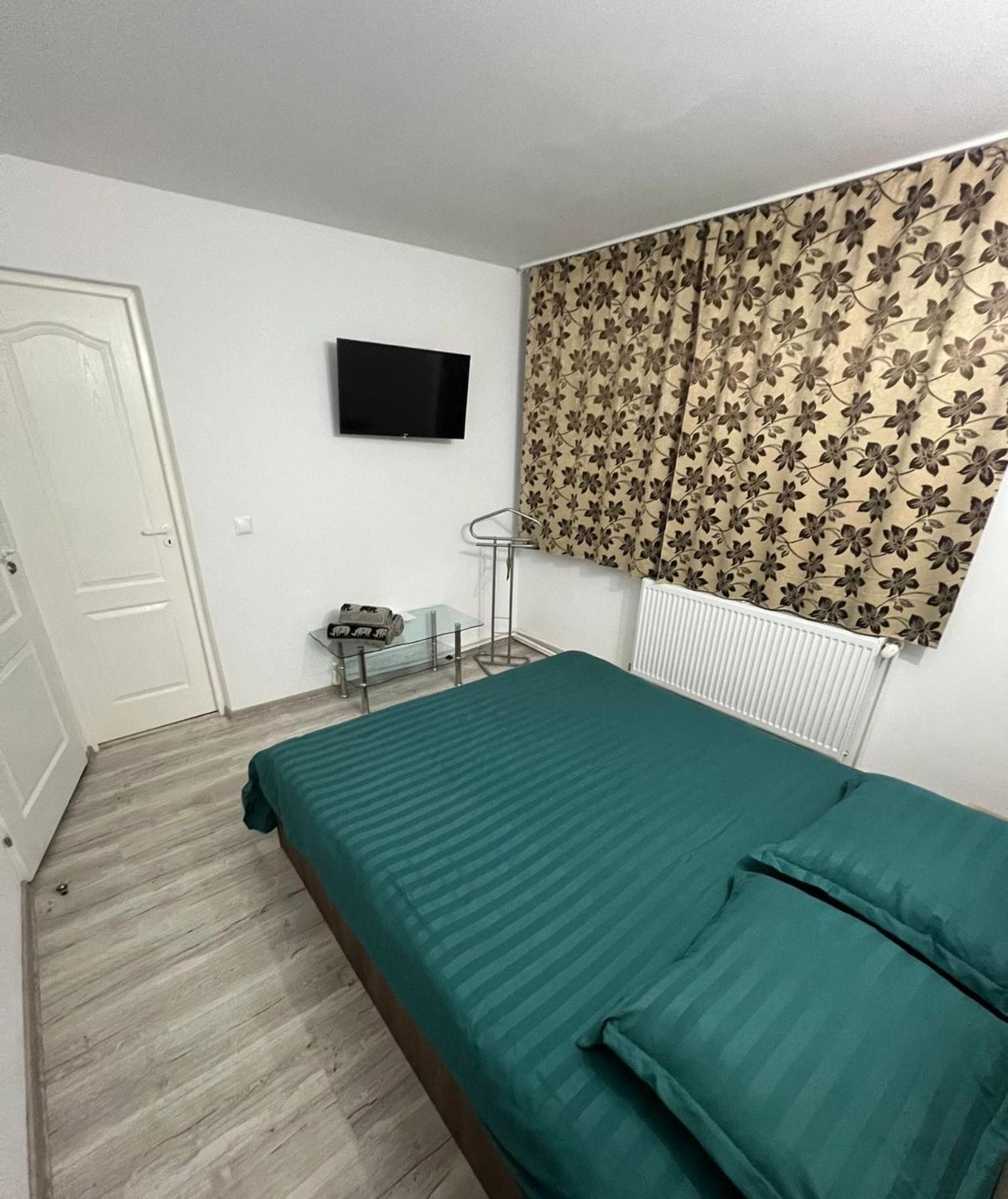 Апартаменты Garsoniera Casa Dragoeni, Тыргу-Жиу Экстерьер фото